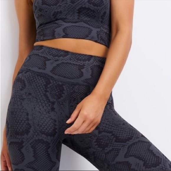 NWT All Fenix Navy 7/8 Snakeskin High Waisted Leggings - Picture 2 of 6
